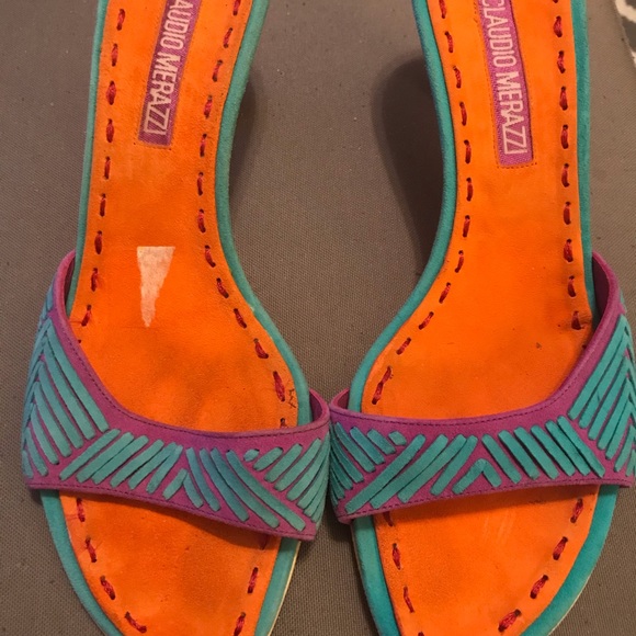 Suede slides gentle wear, no real damage. - Picture 4 of 10